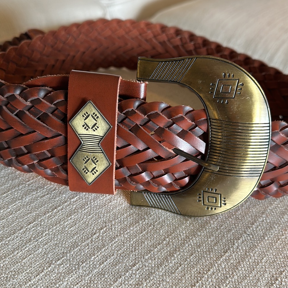 Gold’s antique metal wide belt
